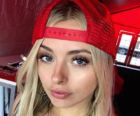 YouTube star Corinna Kopf appears to have just had the nude and sexy selfie photos below leaked to the Web. YouTube celebrities (and Instagram models) like Corinna Kopf are certainly the wave of the future, for they are much more halal looking than mainstream stars from old establishment “traditional media”. 